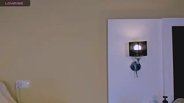 marrenaa online show from October 6, 6:30 am