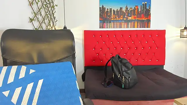 carolinacrus01 online show from September 8, 3:55 pm