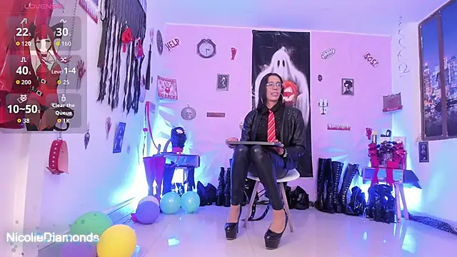 Snapshot of NicolleDiamonds_cg chatting on October 13, 1:03 pm NicolleDiamonds cg online show from October 13, 1:03 pm