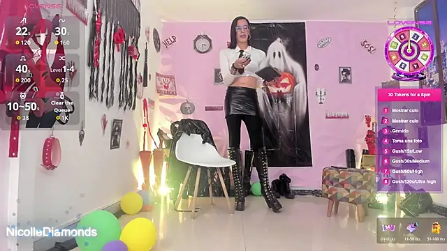 Snapshot of NicolleDiamonds_cg chatting on October 27, 1:28 pm NicolleDiamonds cg online show from October 27, 1:28 pm