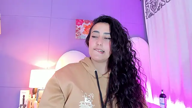 my aleja  online show from January 5, 5:27 pm