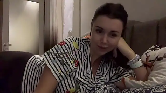 Snapshot of Gilin1 chatting on October 14, 8:22 pm Gilin1 online show from October 14, 8:22 pm