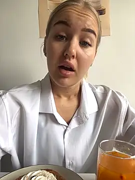 CandyVice online show from November 1, 8:07 am