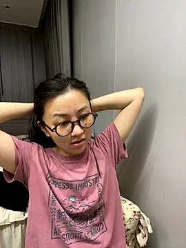 Snapshot of haiyan125216 chatting on October 15, 11:02 am haiyan125216 online show from October 15, 11:02 am