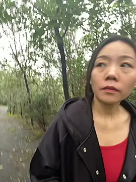 Snapshot of xinmeng-000 chatting on October 11, 7:35 am xinmeng-000 online show from October 11, 7:35 am