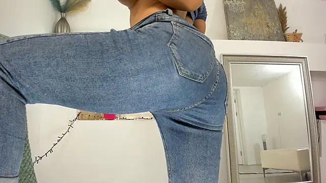 Arya Lexy online show from October 16, 7:05 pm