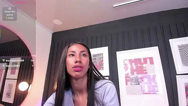 Snapshot of chiara_evanns chatting on October 17, 11:35 am chiara evanns online show from October 17, 11:35 am