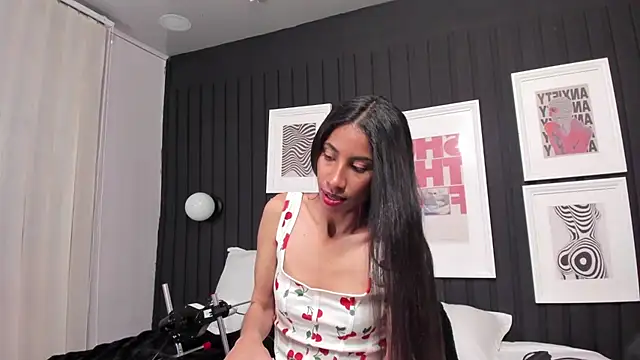 Snapshot of chiara_evanns chatting on September 29, 11:15 am chiara evanns online show from September 29, 11:15 am