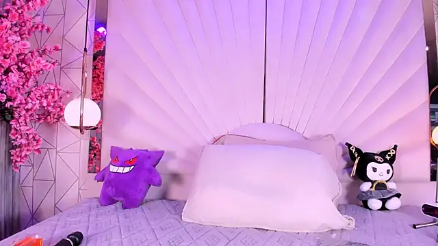 VesperVelvet online show from May 31, 5:35 am