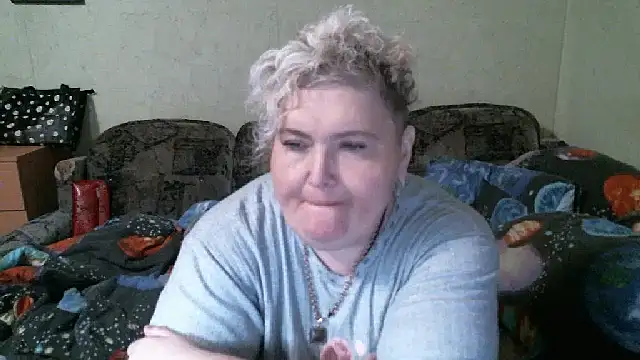 Snapshot of Lana555 chatting on October 12, 10:12 pm Lana555 online show from October 12, 10:12 pm