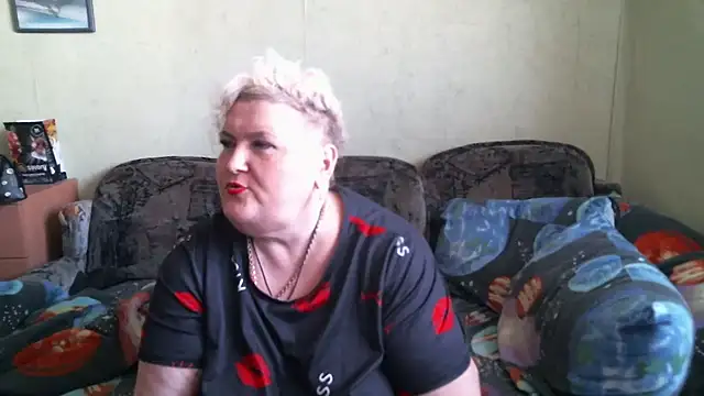 Snapshot of Lana555 chatting on September 25, 9:41 am Lana555 online show from September 25, 9:41 am