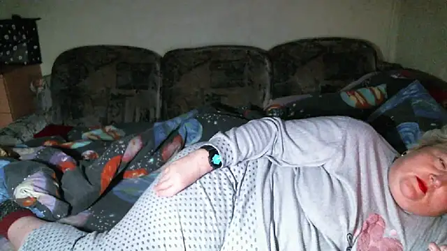 Snapshot of Lana555 chatting on October 17, 12:14 am Lana555 online show from October 17, 12:14 am