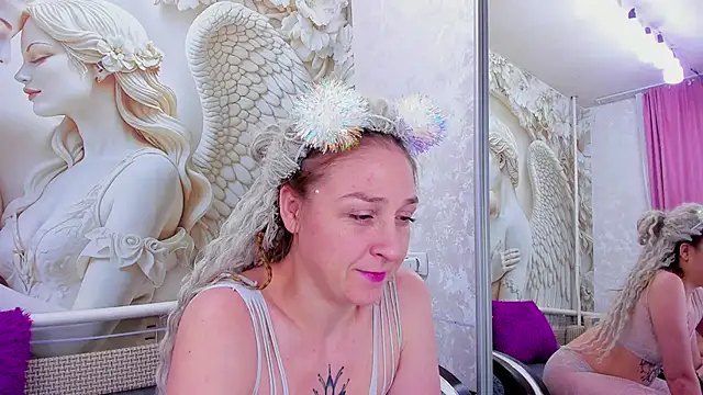 Gerald and Kristy online show from February 3, 11:37 am