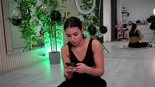 Snapshot of EmmaBlanco chatting on October 31, 8:35 pm EmmaBlanco online show from October 31, 8:35 pm