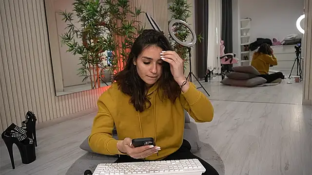 Snapshot of EmmaBlanco chatting on October 18, 7:15 pm EmmaBlanco online show from October 18, 7:15 pm