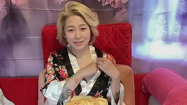 Snapshot of kimagure-fu- chatting on October 19, 6:04 am kimagure-fu- online show from October 19, 6:04 am