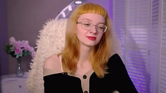 MollyJiggles online show from October 18, 8:06 am