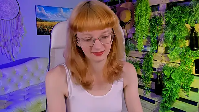 MollyJiggles online show from October 12, 12:29 pm