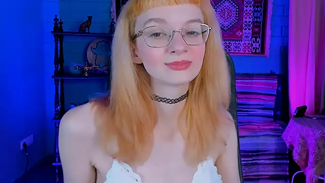 MollyJiggles online show from October 21, 12:20 pm