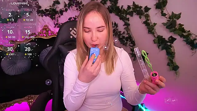 SofieBloom online show from October 16, 6:54 pm