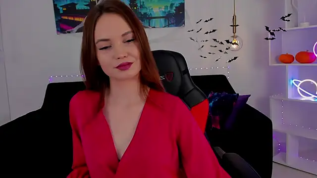 Snapshot of KiraHolli chatting on October 28, 3:12 am KiraHolli online show from October 28, 3:12 am