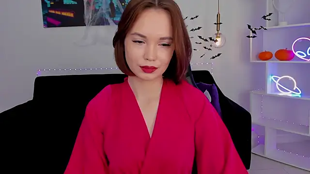 Snapshot of KiraHolli chatting on November 2, 3:10 am KiraHolli online show from November 2, 3:10 am