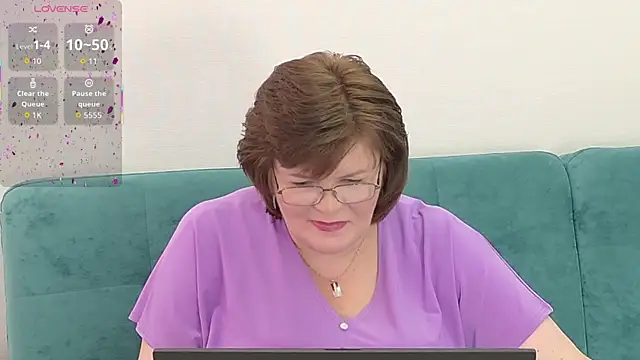 Snapshot of Sandra_Sunrise chatting on October 4, 9:37 am Sandra Sunrise online show from October 4, 9:37 am