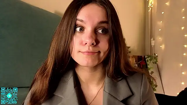 chloemilka online show from March 5, 6:15 pm