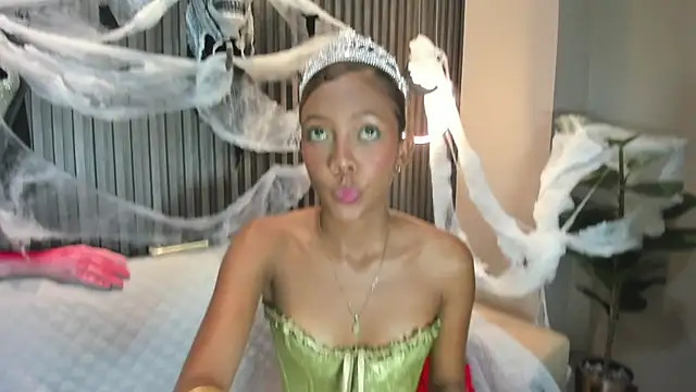 Snapshot of biancaa_18 chatting on October 31, 8:35 pm biancaa 18 online show from October 31, 8:35 pm