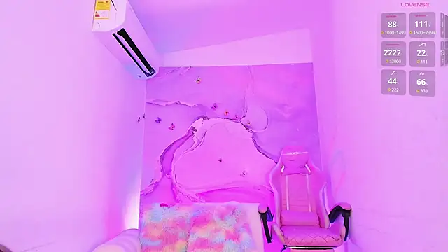 Snapshot of Maariangel chatting on November 1, 3:32 am Maariangel online show from November 1, 3:32 am