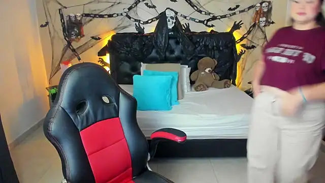 Snapshot of LolaVillalobos chatting on October 19, 3:03 pm LolaVillalobos online show from October 19, 3:03 pm