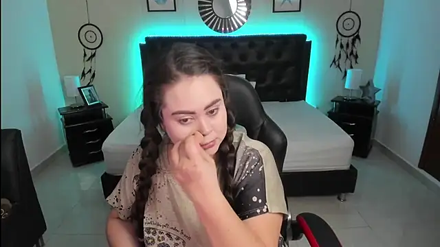 Snapshot of LolaVillalobos chatting on September 25, 3:11 pm LolaVillalobos online show from September 25, 3:11 pm