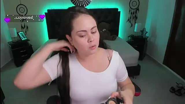 Snapshot of LolaVillalobos chatting on October 5, 12:54 pm LolaVillalobos online show from October 5, 12:54 pm