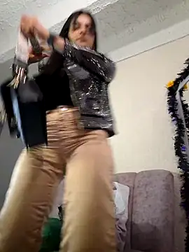 Snapshot of karol_rose chatting on October 12, 1:41 am karol rose online show from October 12, 1:41 am