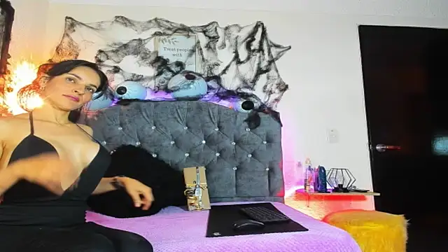 Snapshot of karol_rose chatting on October 5, 1:21 am karol rose online show from October 5, 1:21 am