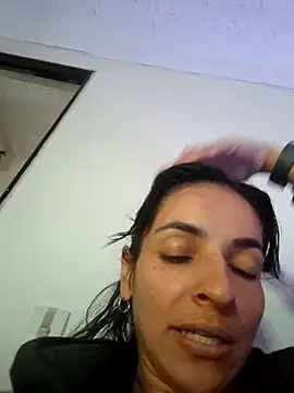 Snapshot of karol_rose chatting on October 22, 8:47 pm karol rose online show from October 22, 8:47 pm