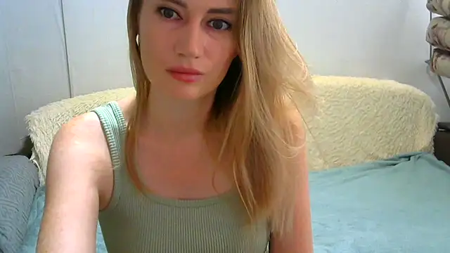 Snapshot of JessFoxxx chatting on October 17, 4:16 am JessFoxxx online show from October 17, 4:16 am