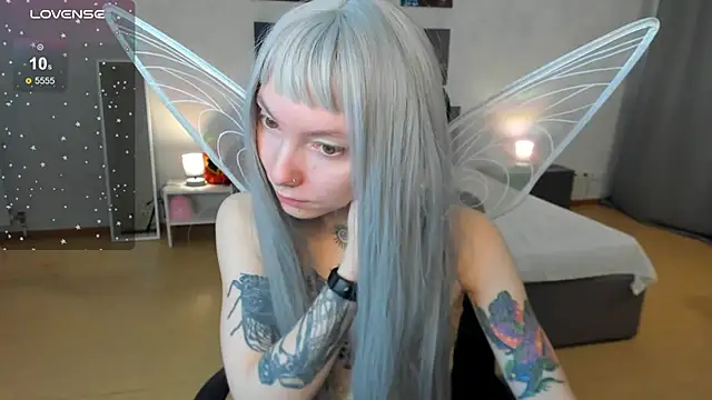 Snapshot of tattoo_art_baby chatting on October 31, 1:51 am tattoo art baby online show from October 31, 1:51 am