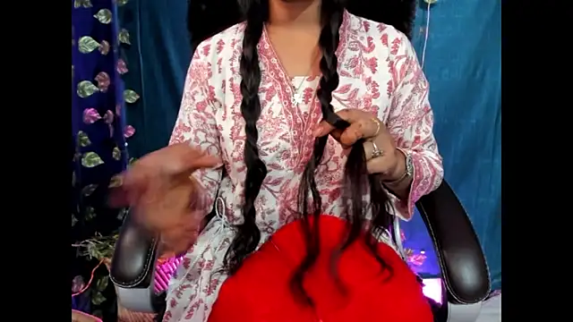 Snapshot of Forever_Love2025 chatting on October 13, 7:44 am Forever Love2025 online show from October 13, 7:44 am