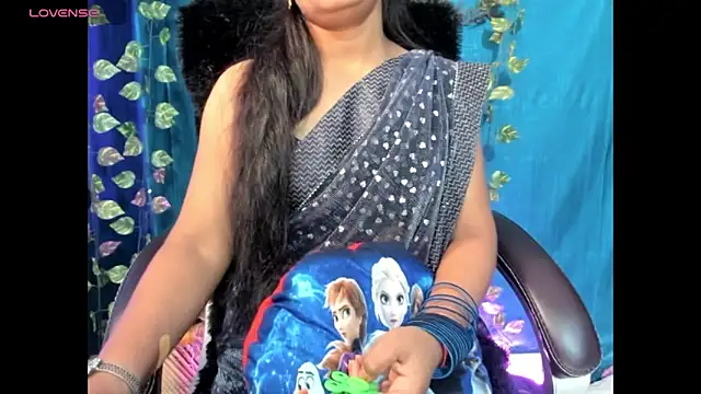 Snapshot of Forever_Love2025 chatting on October 26, 7:37 am Forever Love2025 online show from October 26, 7:37 am