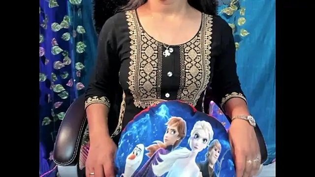 Snapshot of Forever_Love2025 chatting on October 25, 7:16 am Forever Love2025 online show from October 25, 7:16 am