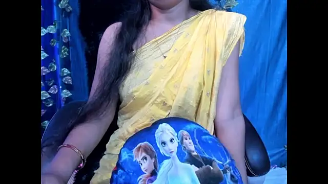 Snapshot of Forever_Love2025 chatting on October 19, 8:38 am Forever Love2025 online show from October 19, 8:38 am