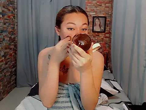 Snapshot of cutemac69 chatting on September 19, 9:47 pm cutemac69 online show from September 19, 9:47 pm