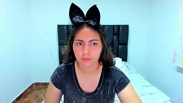 Snapshot of Thompson_Ema chatting on October 7, 7:40 pm Thompson Ema online show from October 7, 7:40 pm