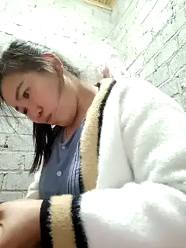 Snapshot of jienrrr chatting on October 23, 1:17 pm jienrrr online show from October 23, 1:17 pm