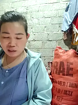 Snapshot of jienrrr chatting on October 25, 1:19 pm jienrrr online show from October 25, 1:19 pm