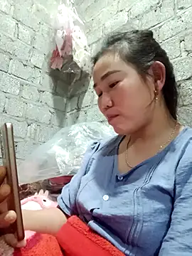 Snapshot of jienrrr chatting on October 22, 1:16 pm jienrrr online show from October 22, 1:16 pm