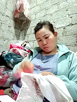 Snapshot of jienrrr chatting on October 26, 1:28 pm jienrrr online show from October 26, 1:28 pm