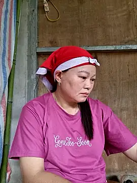 yoowwmr online show from October 26, 4:30 am