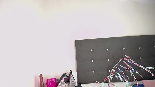 Snapshot of aleja_spearsx chatting on October 20, 1:03 pm aleja spearsx online show from October 20, 1:03 pm